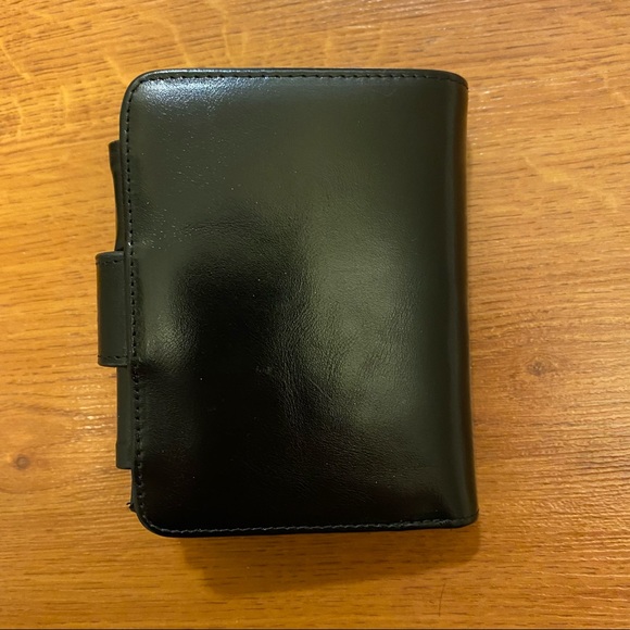 FREE IN BUNDLE* RFID blocking wallet - Picture 5 of 15